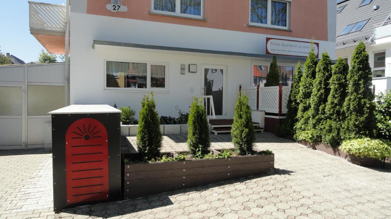 2 Zi-wohnung, 350 M Zum Apartment